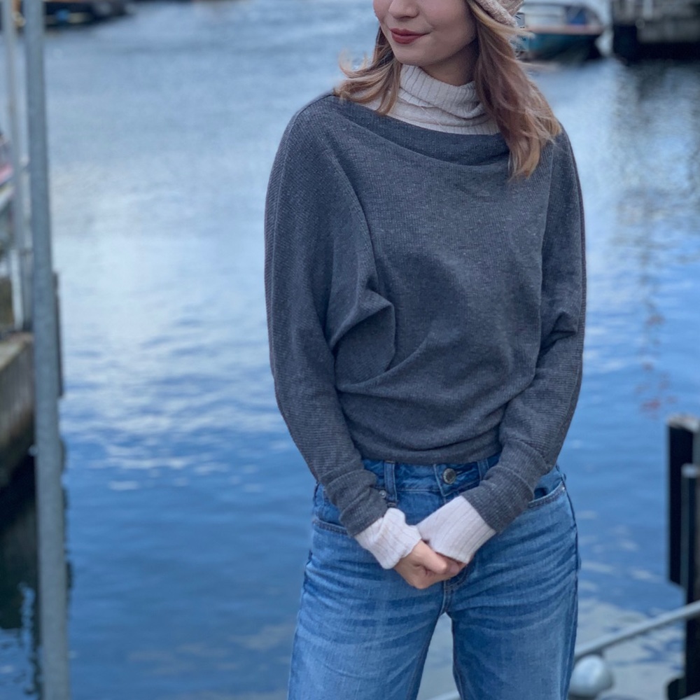 Light  grey sweater